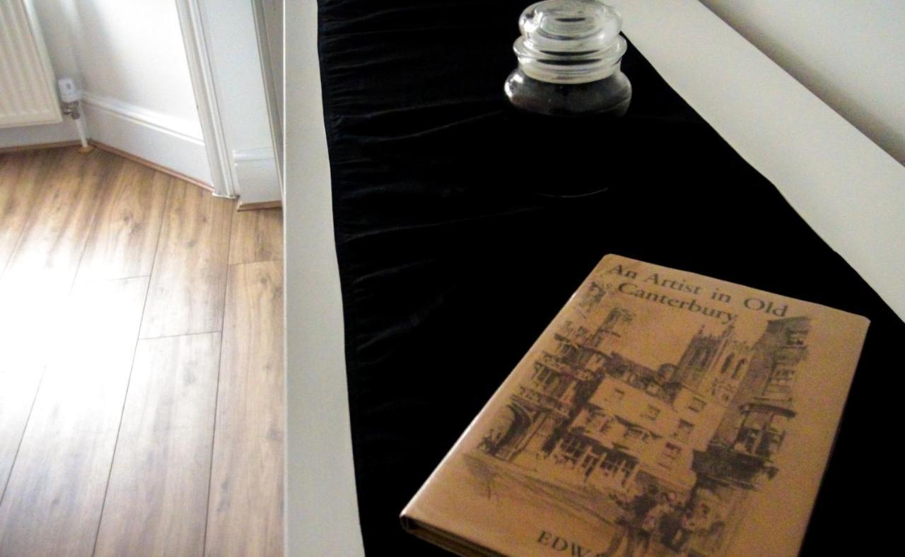 Cosy Central Canterbury - Modern Victorian Екстериор снимка