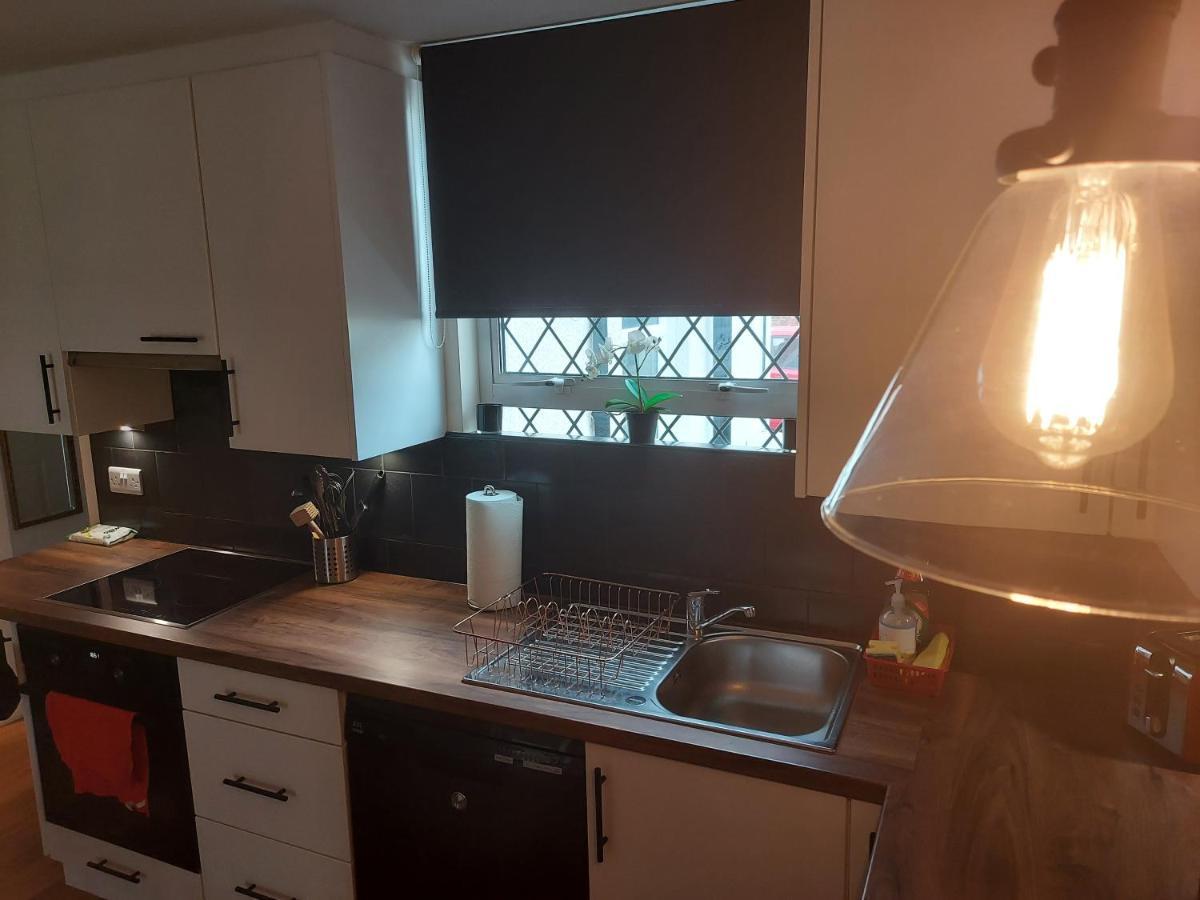Cosy Central Canterbury - Modern Victorian Екстериор снимка
